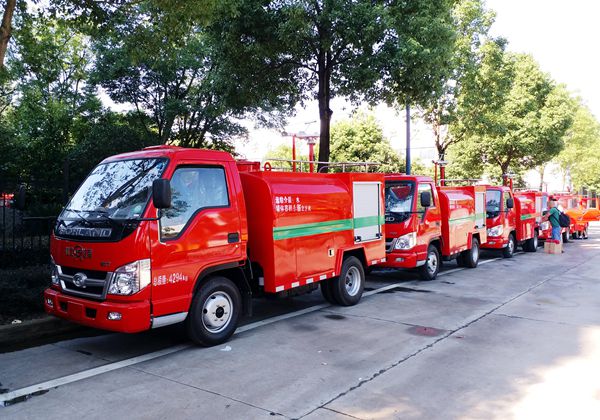 國五福田2噸消防灑水車