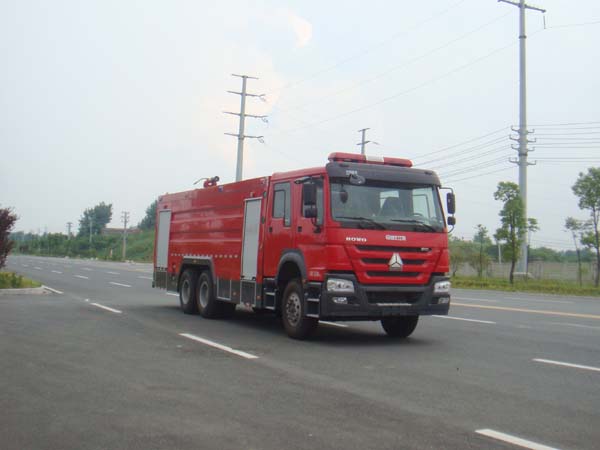 國(guó)五重汽豪沃16噸水罐消防車